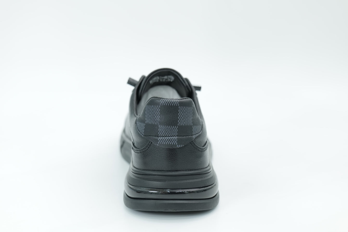 Casual sneakers