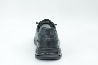 Casual sneakers