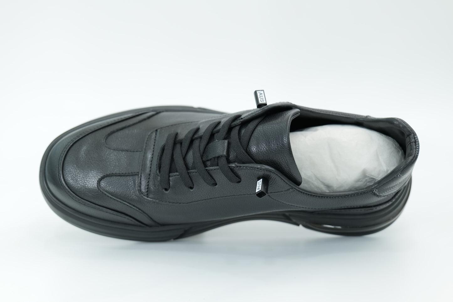 Casual sneakers