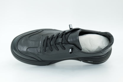 Casual sneakers
