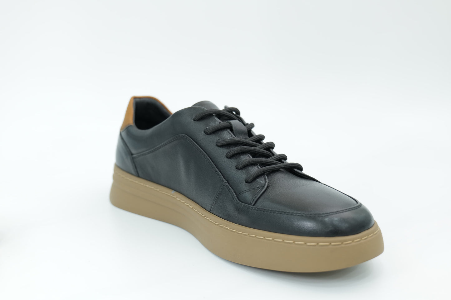 Casual sneakers