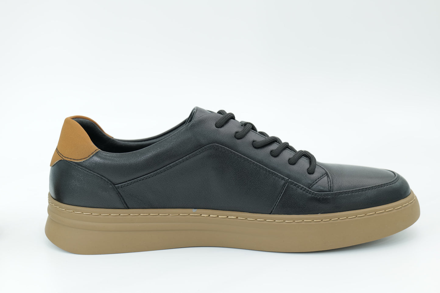 Casual sneakers
