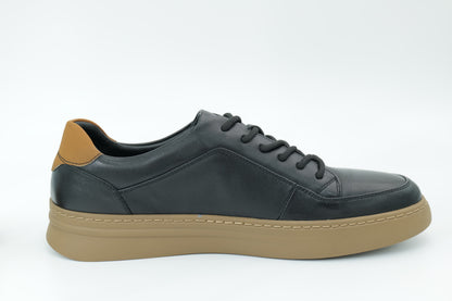 Casual sneakers