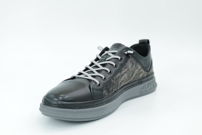 Casual sneakers