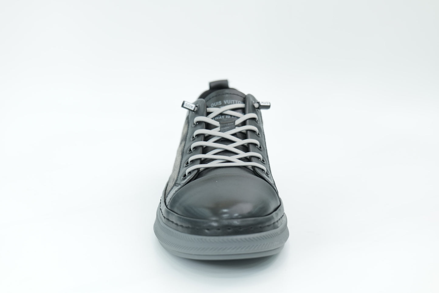 Casual sneakers