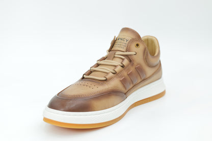 Casual sneakers