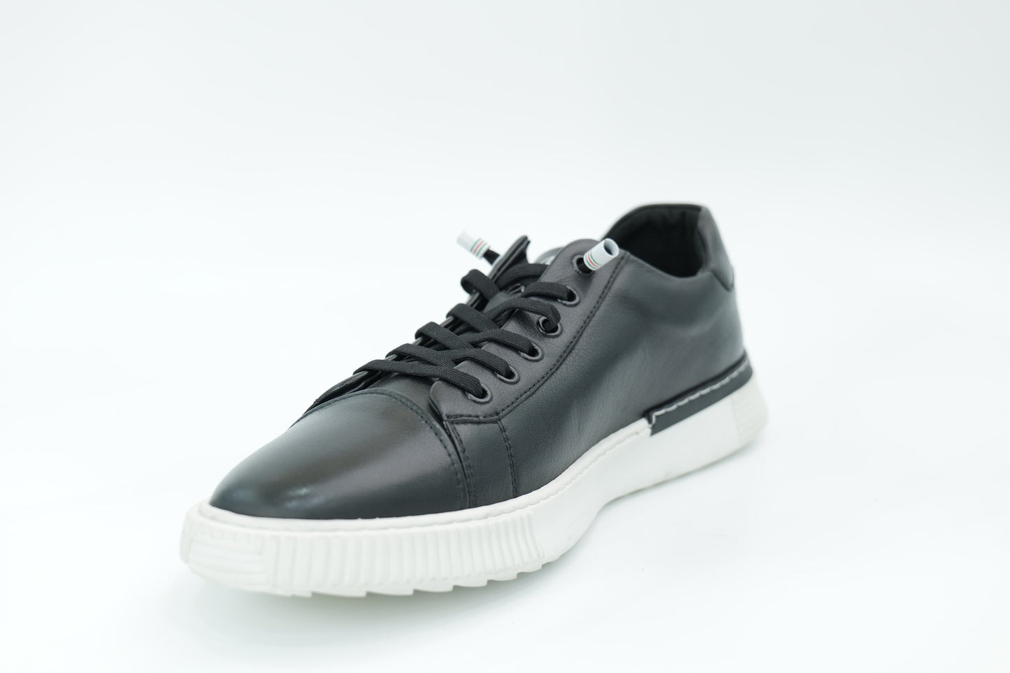 Casual sneakers