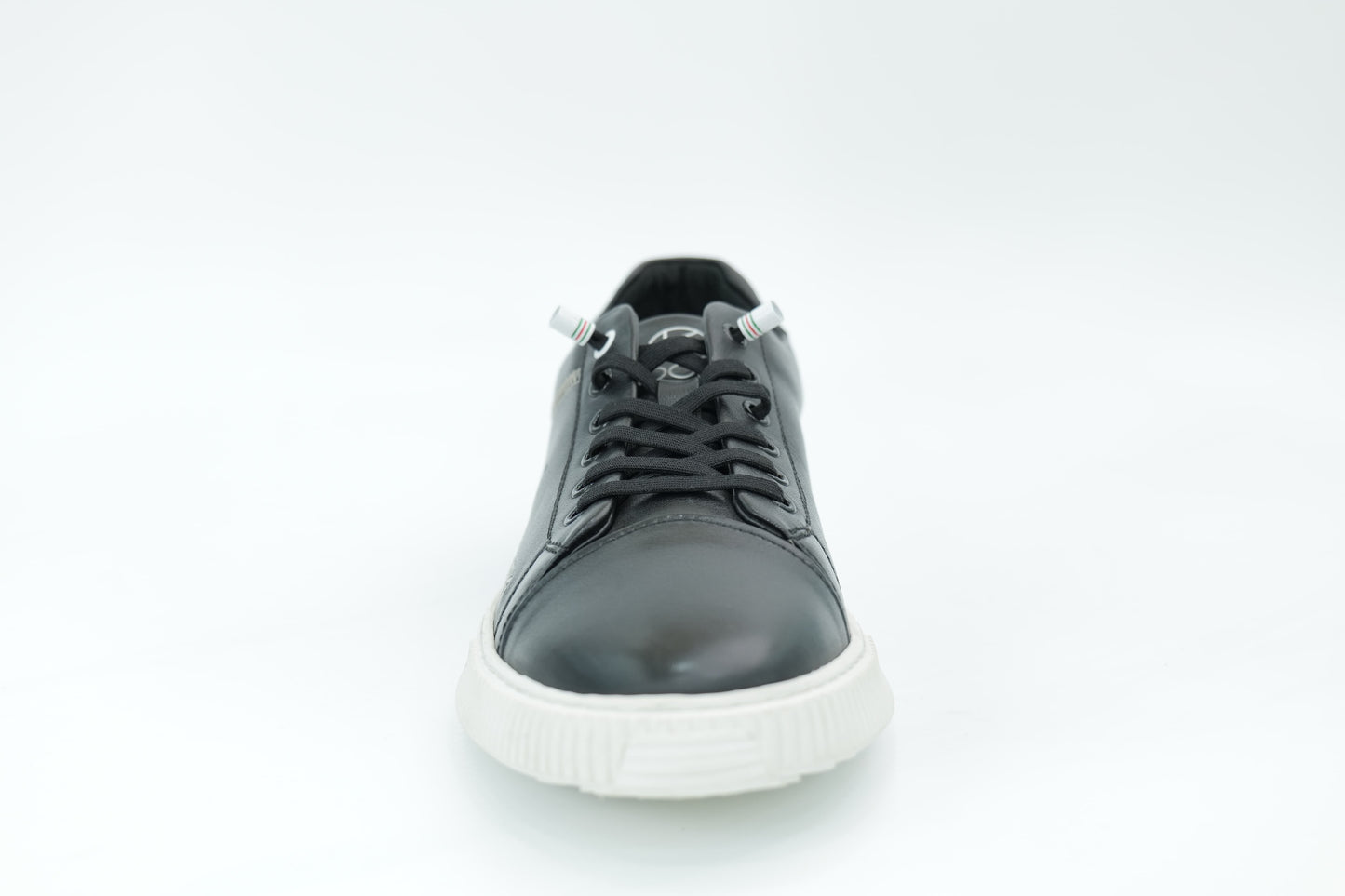 Casual sneakers