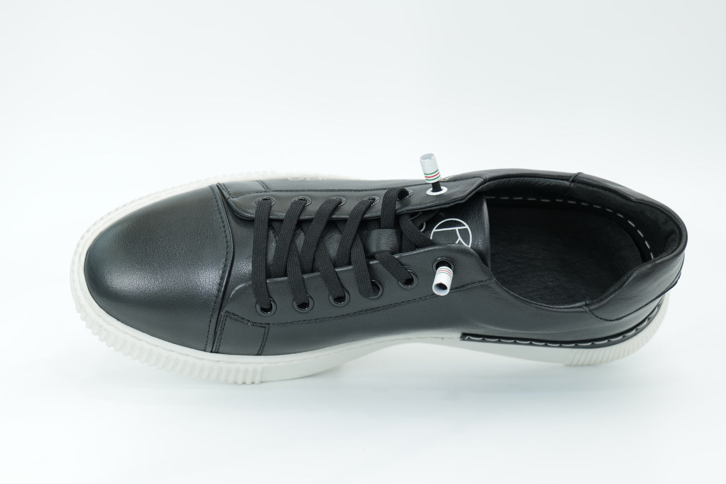 Casual sneakers