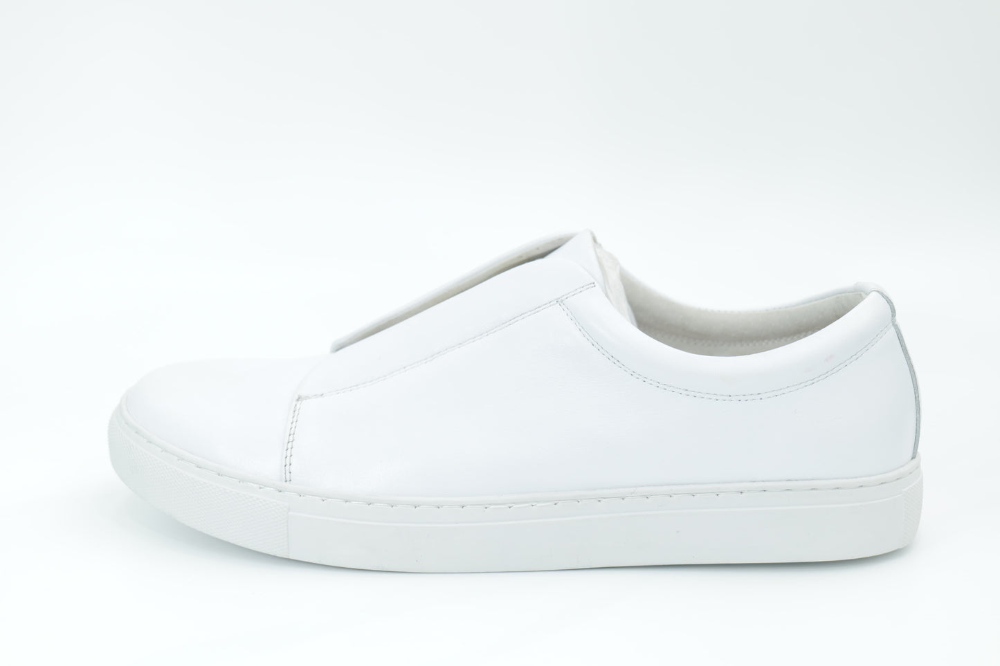 Casual sneakers