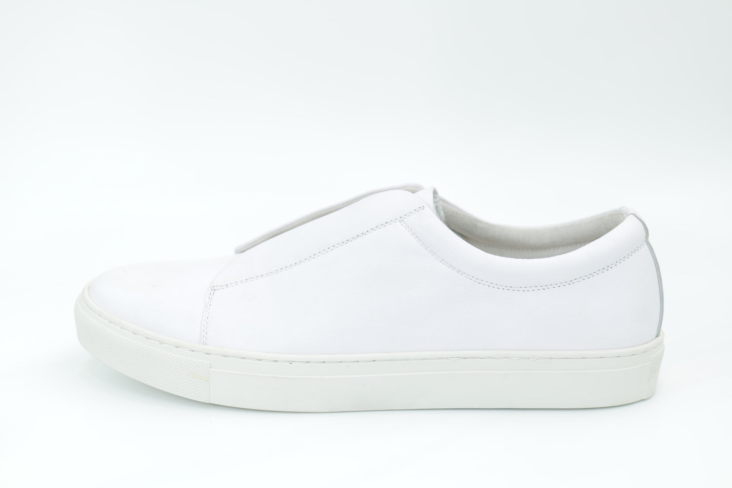 Casual sneakers