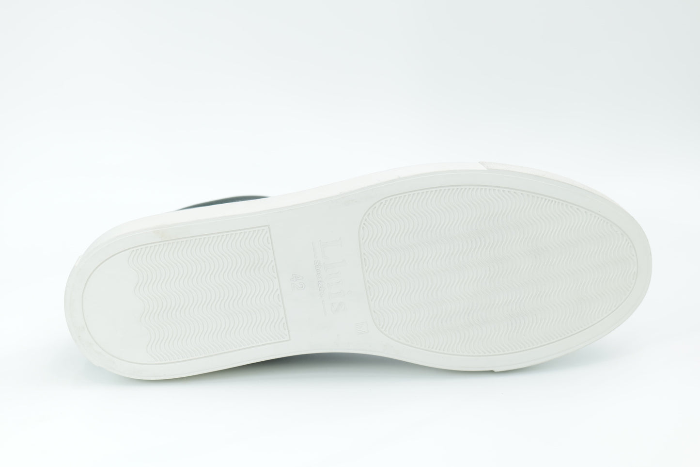 Casual sneakers