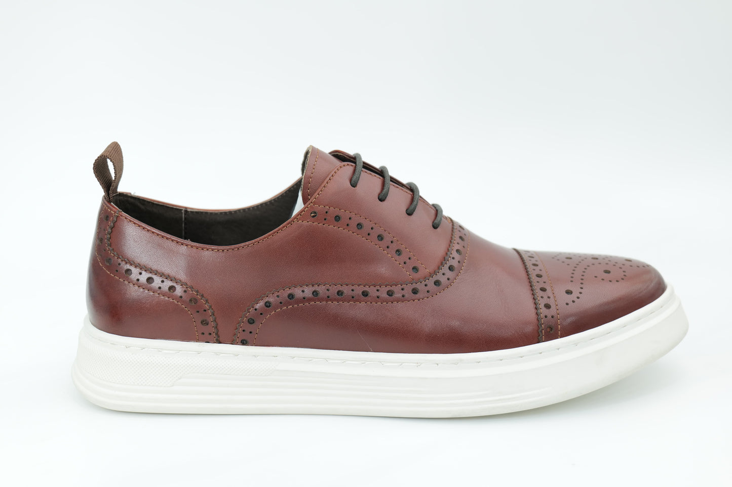 Casual sneakers
