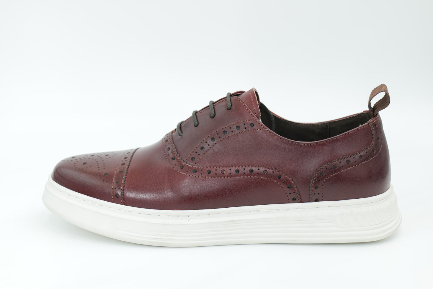 Casual sneakers