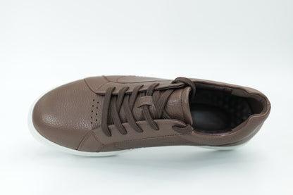 Casual sneakers