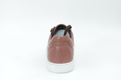 Casual sneakers