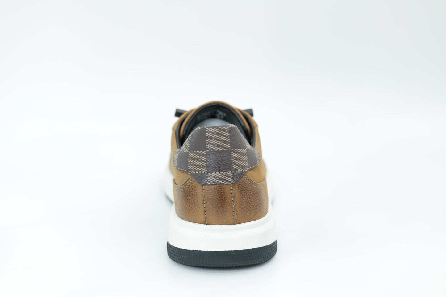 Casual sneakers