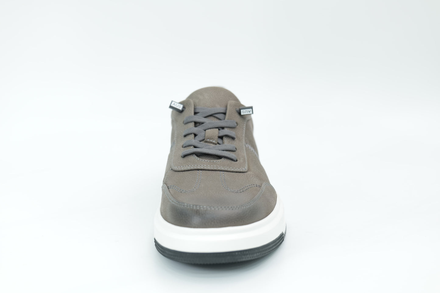 Casual sneakers