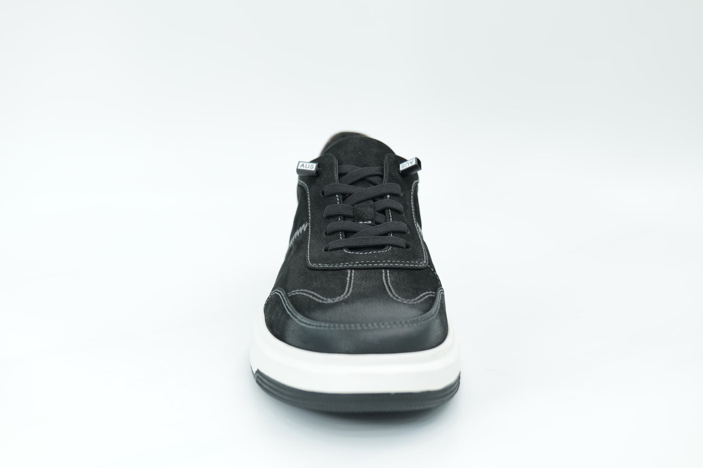Casual sneakers