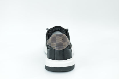 Casual sneakers