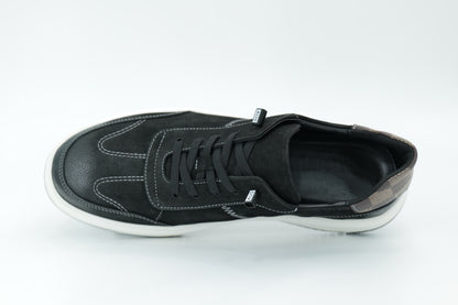 Casual sneakers