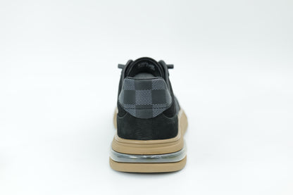Casual sneakers