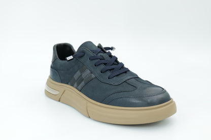 Casual sneakers