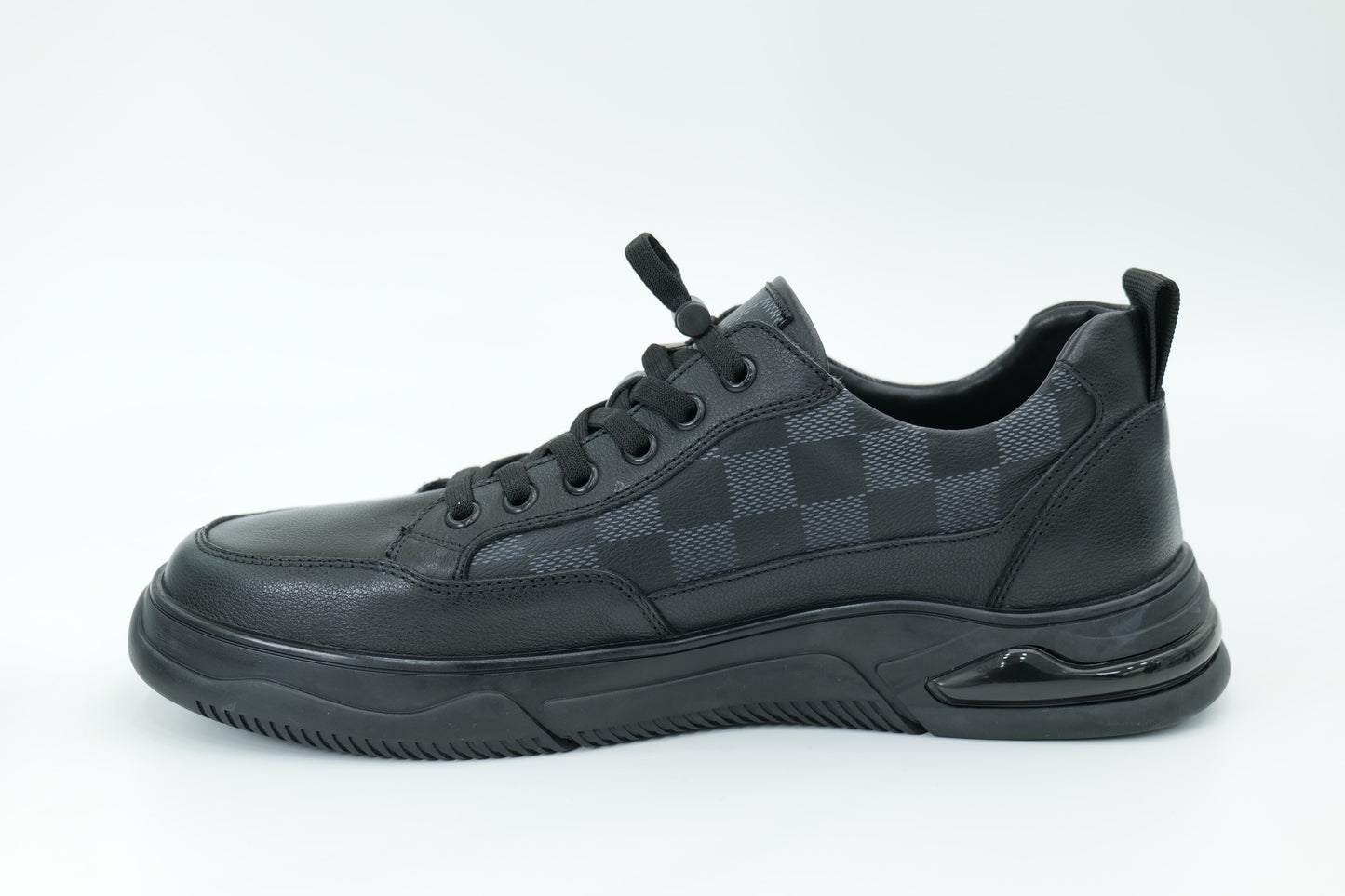 Casual sneakers