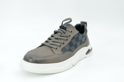 Casual sneakers