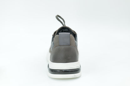 Casual sneakers