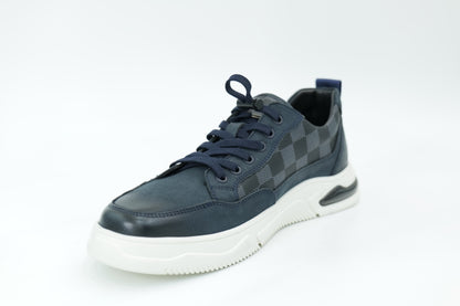 Casual sneakers