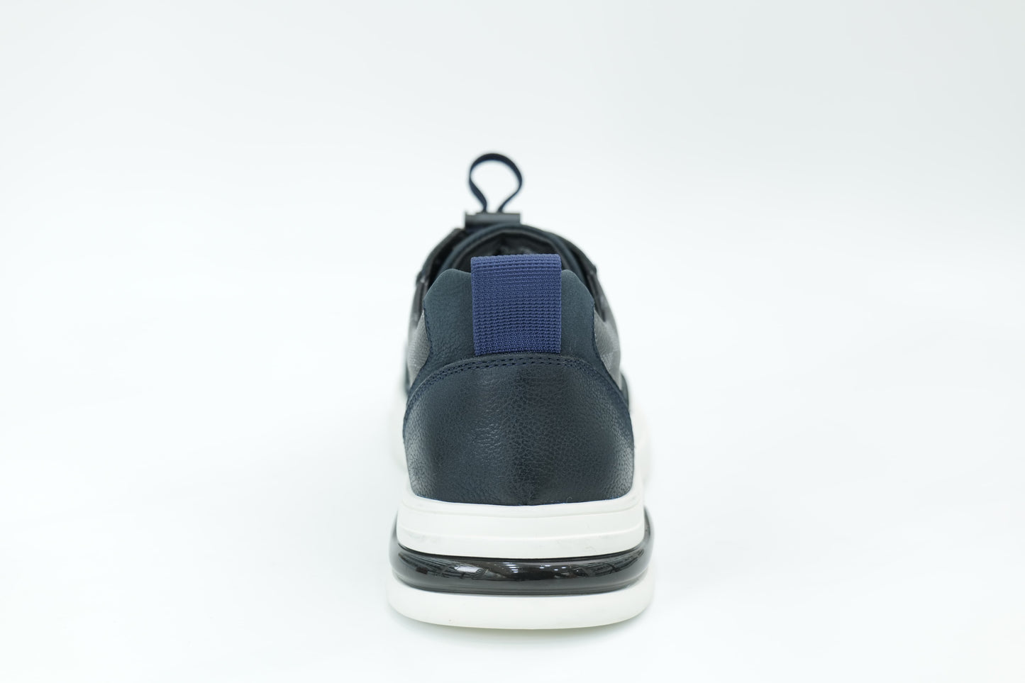Casual sneakers