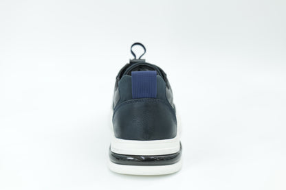 Casual sneakers