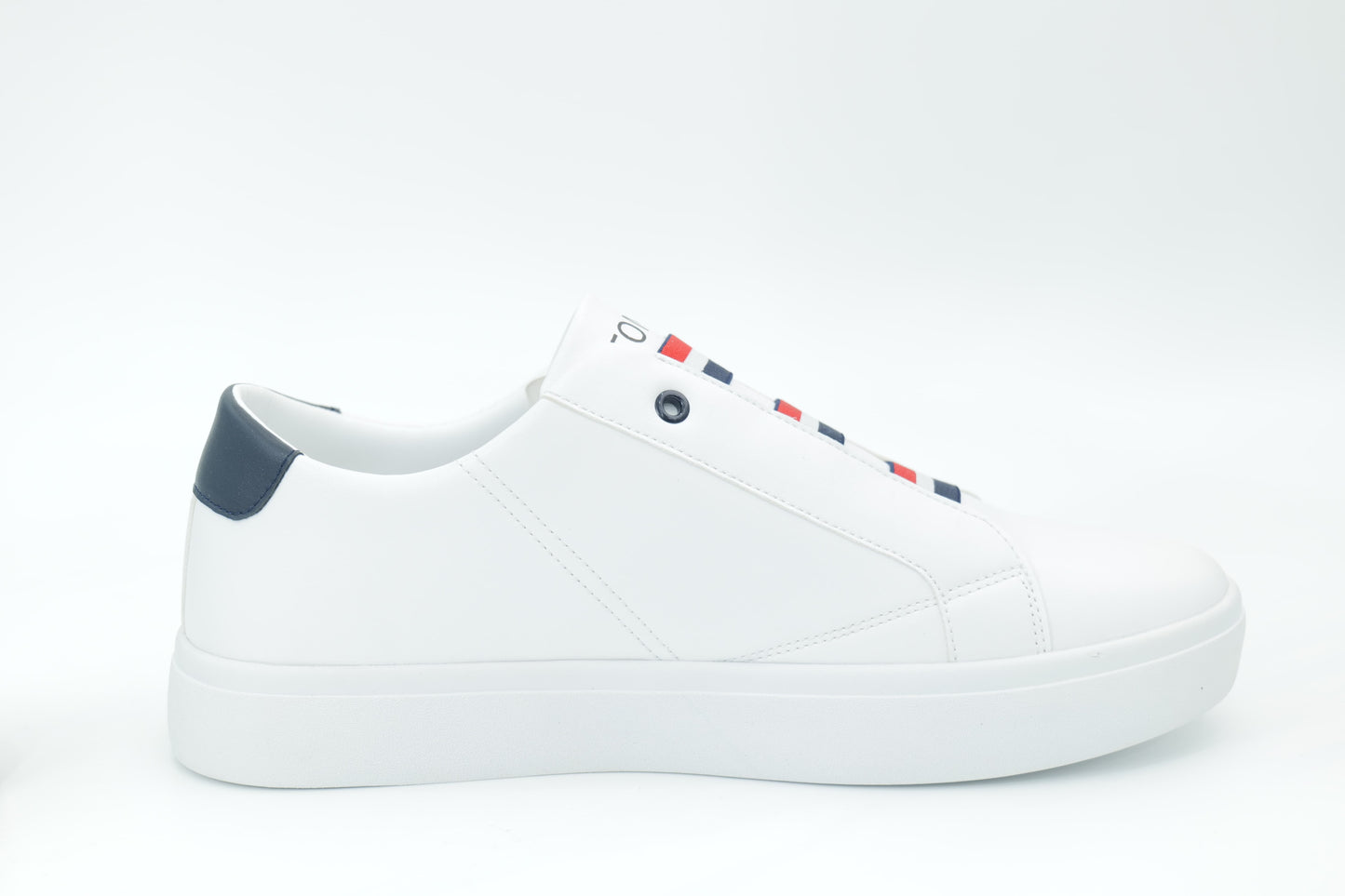 Casual sneakers