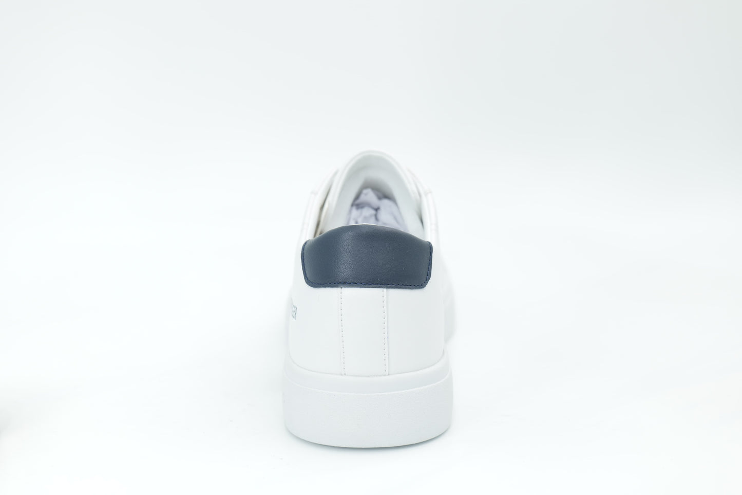 Casual sneakers