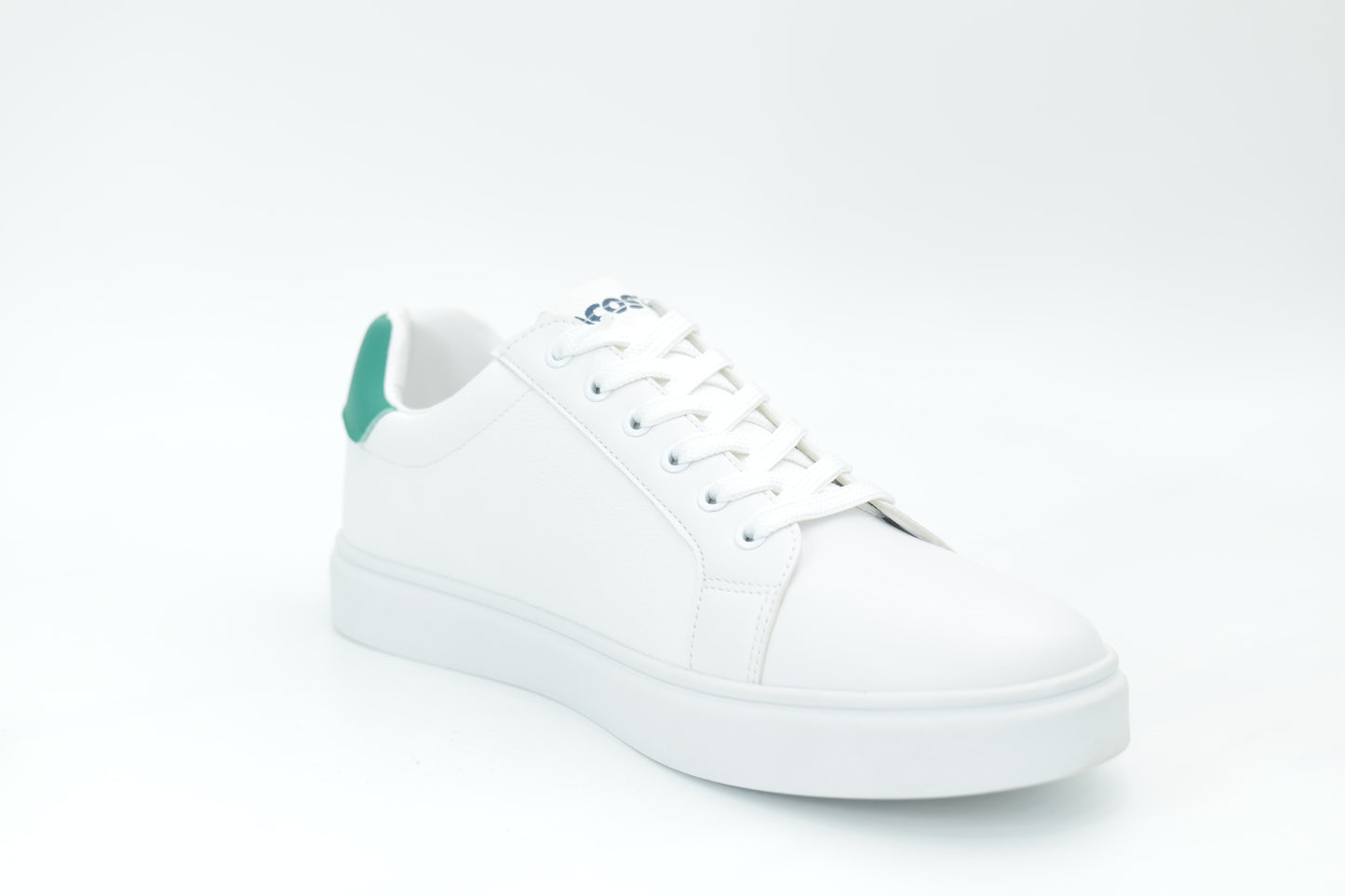 Casual sneakers