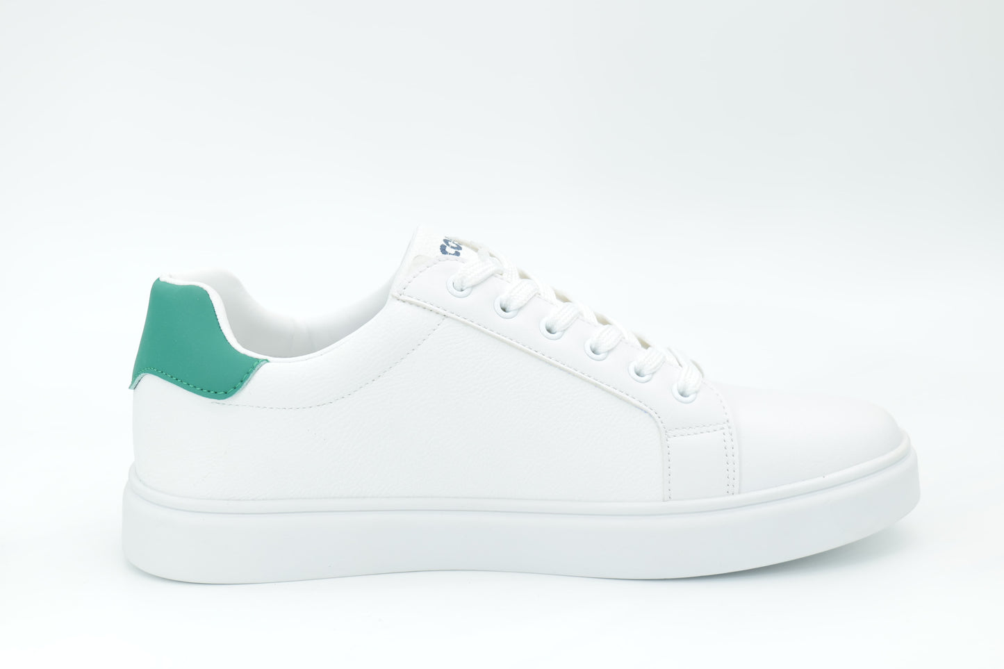 Casual sneakers