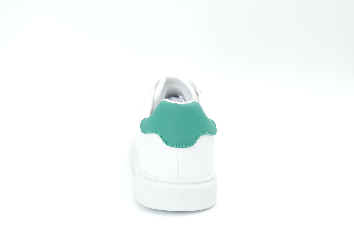 Casual sneakers