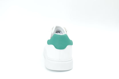 Casual sneakers