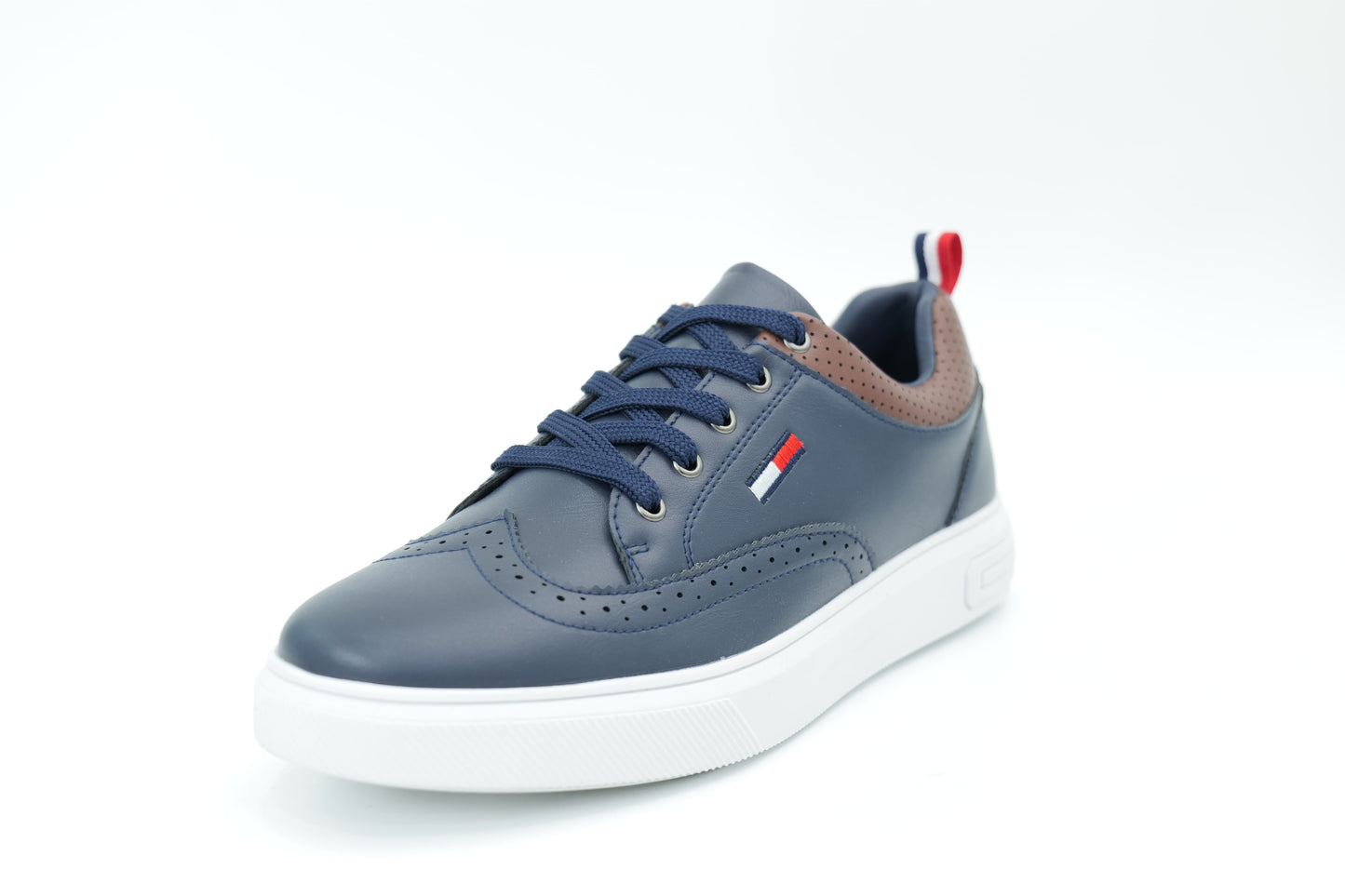 Casual sneakers