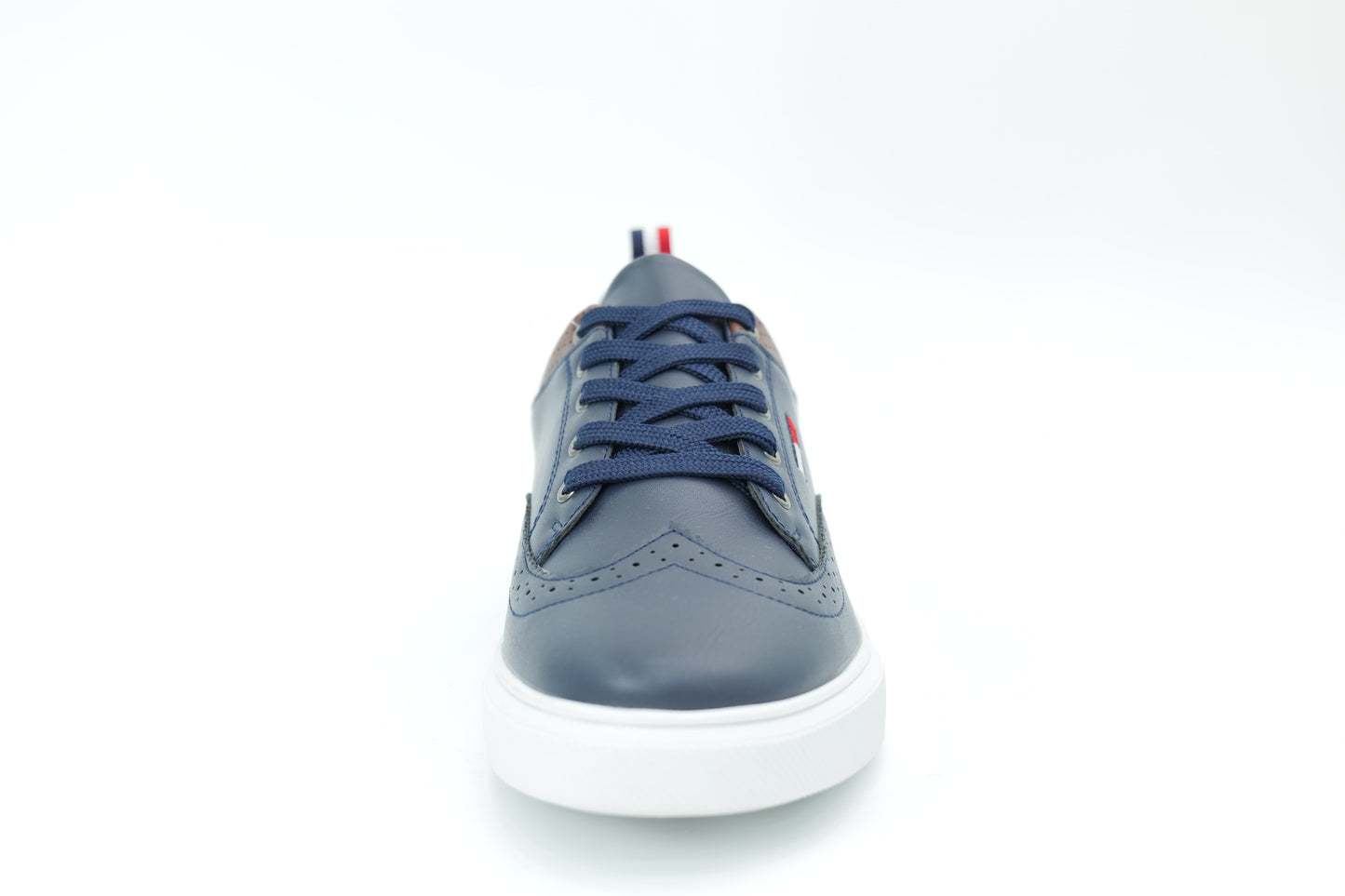 Casual sneakers