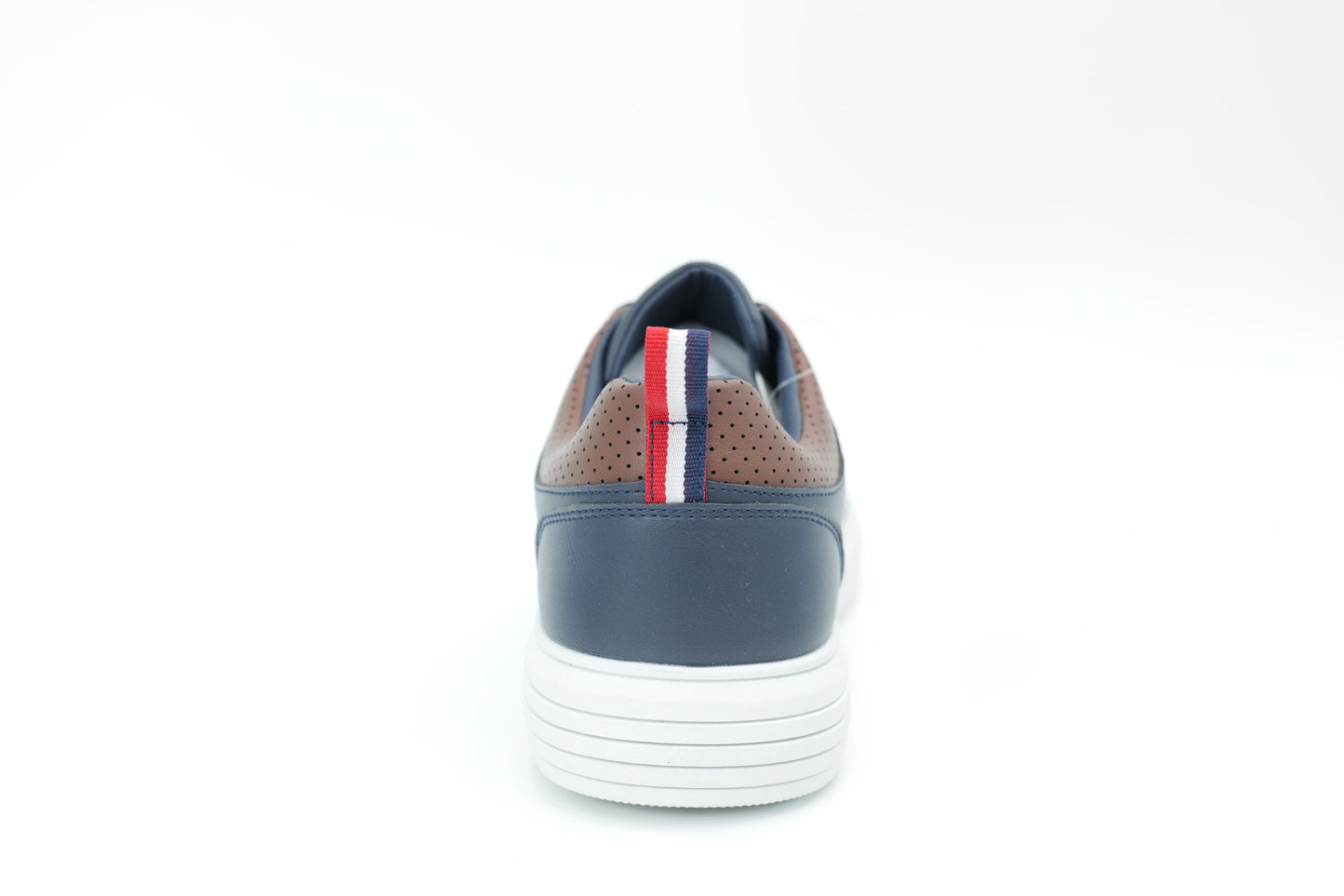 Casual sneakers