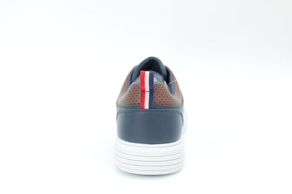 Casual sneakers