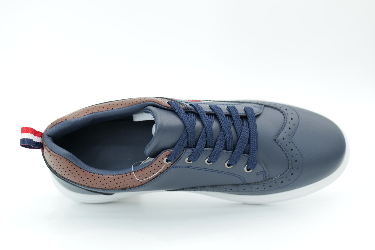Casual sneakers