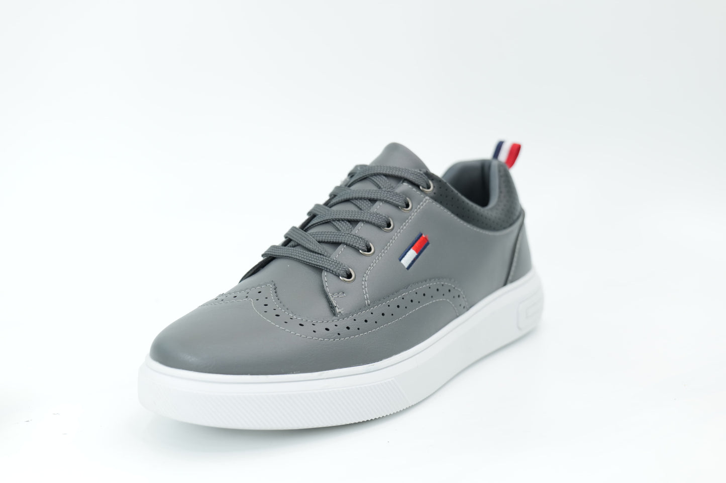 Casual sneakers