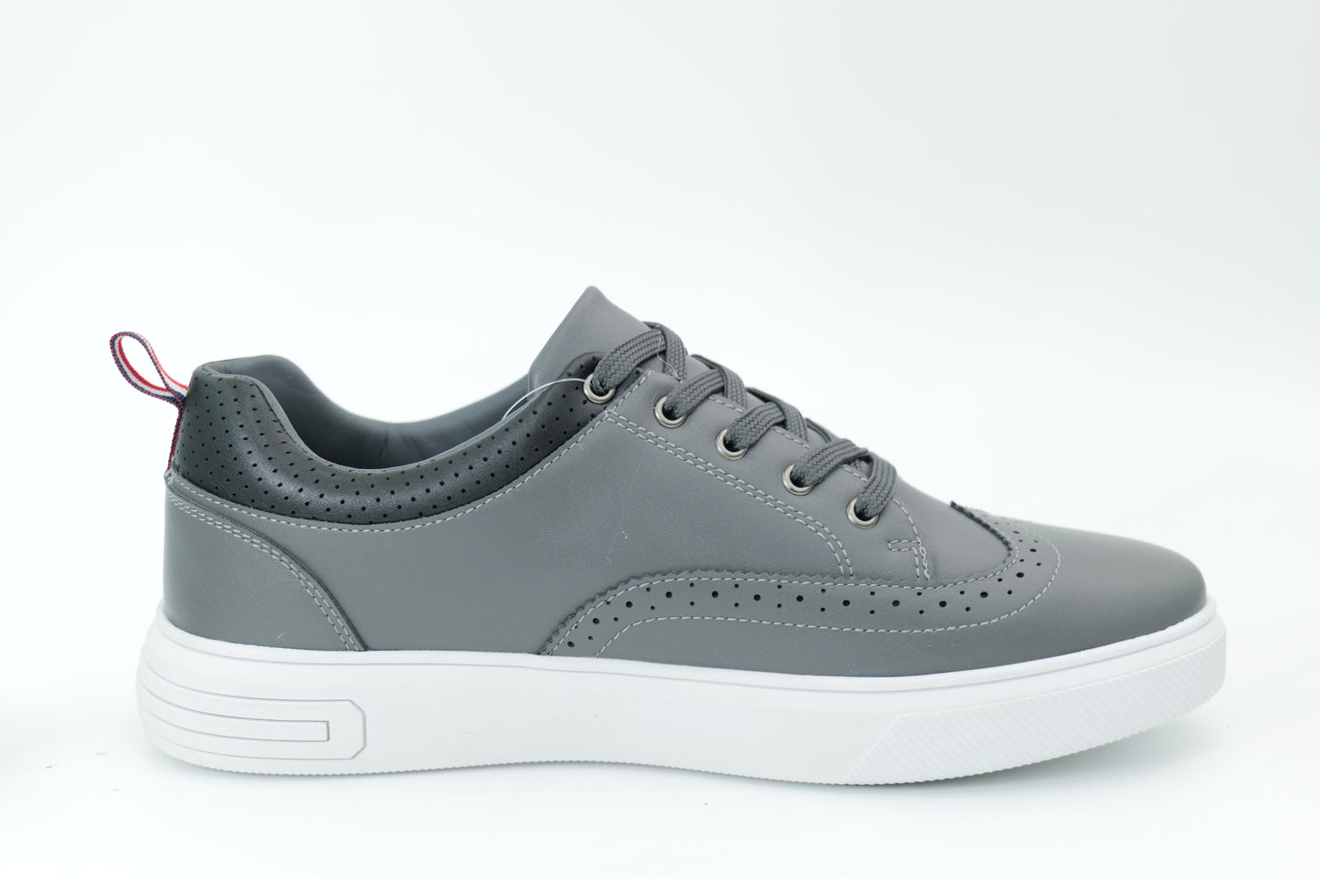 Casual sneakers