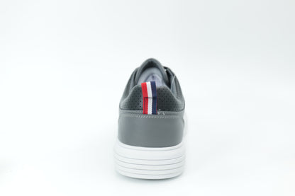Casual sneakers