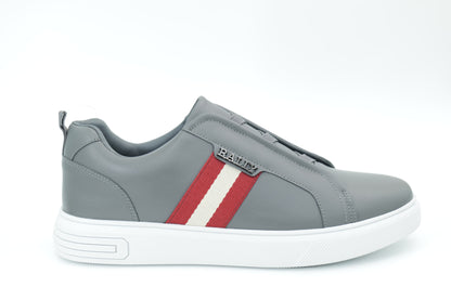 Casual sneakers