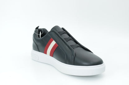 Casual sneakers