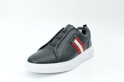 Casual sneakers